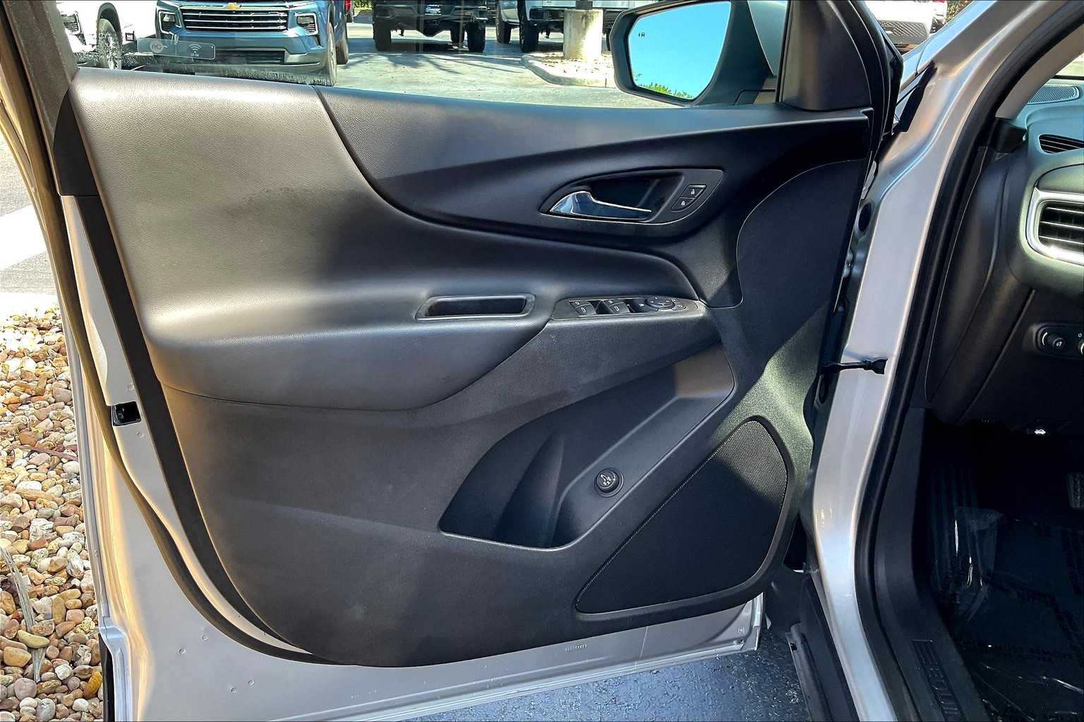 2020 Chevrolet Equinox LT photo 21