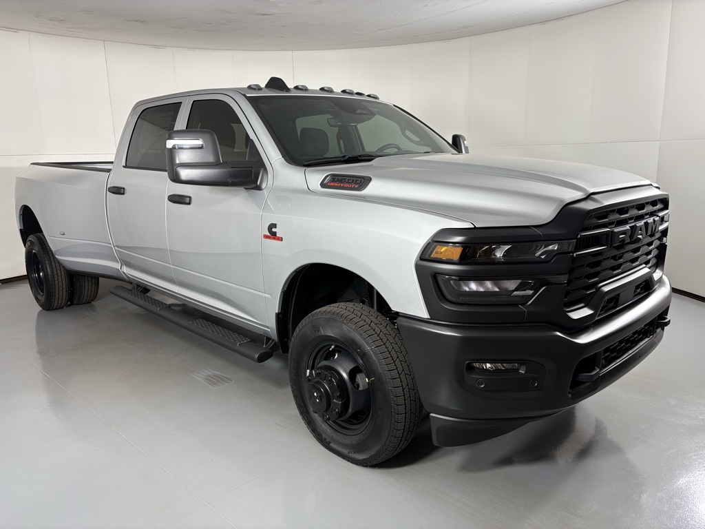 2026 Ram 3500 Tradesman photo 2