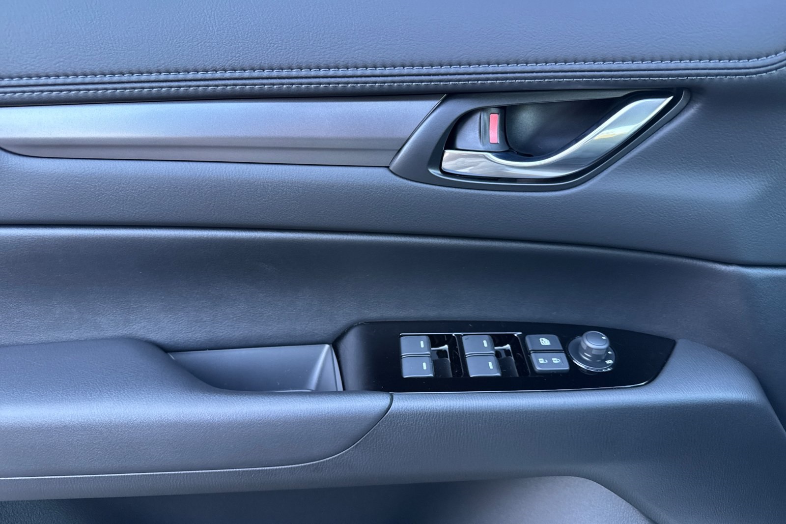 2025 Mazda CX-5 2.5 Select photo 10