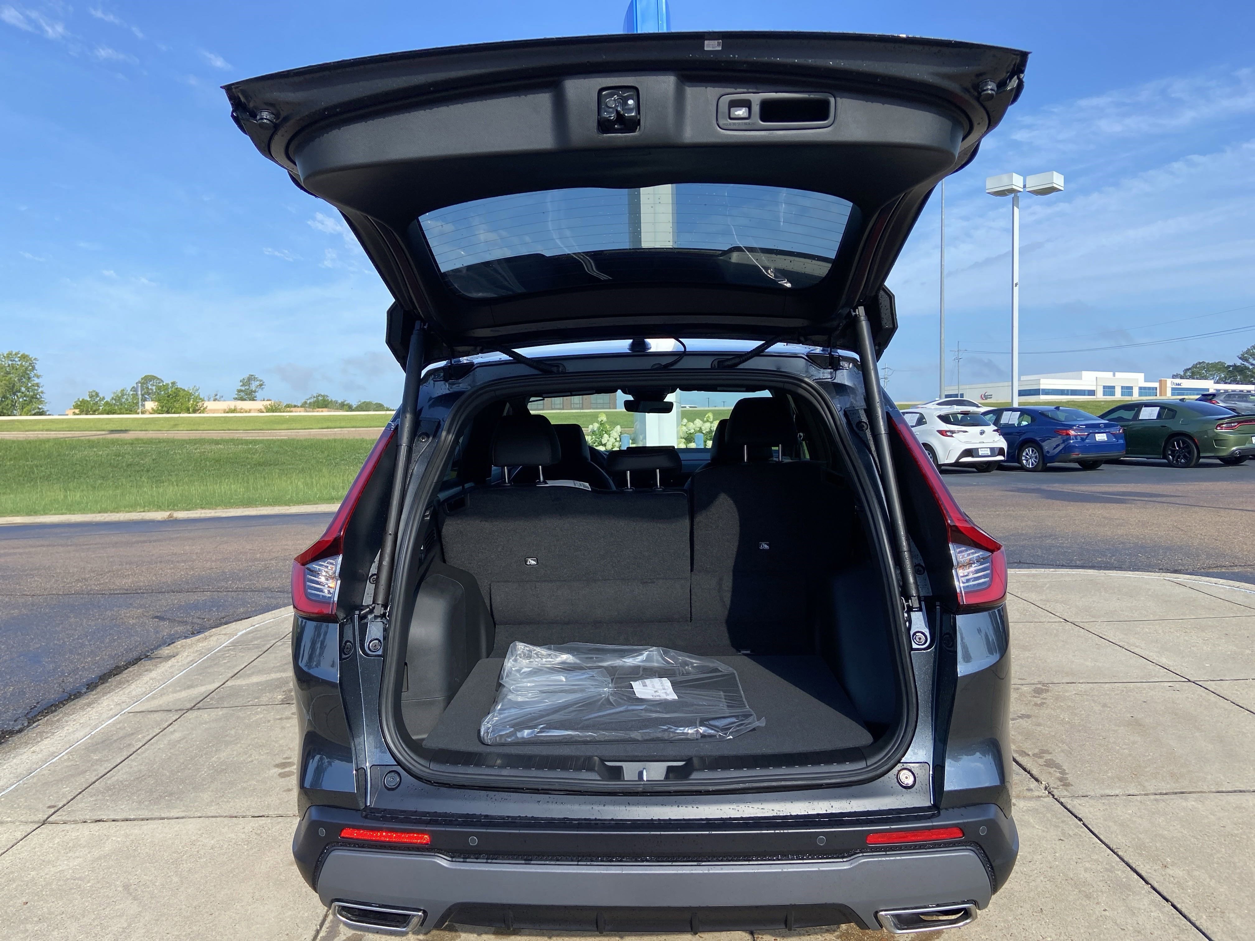 2026 Honda CR-V Hybrid Sport-L photo 8