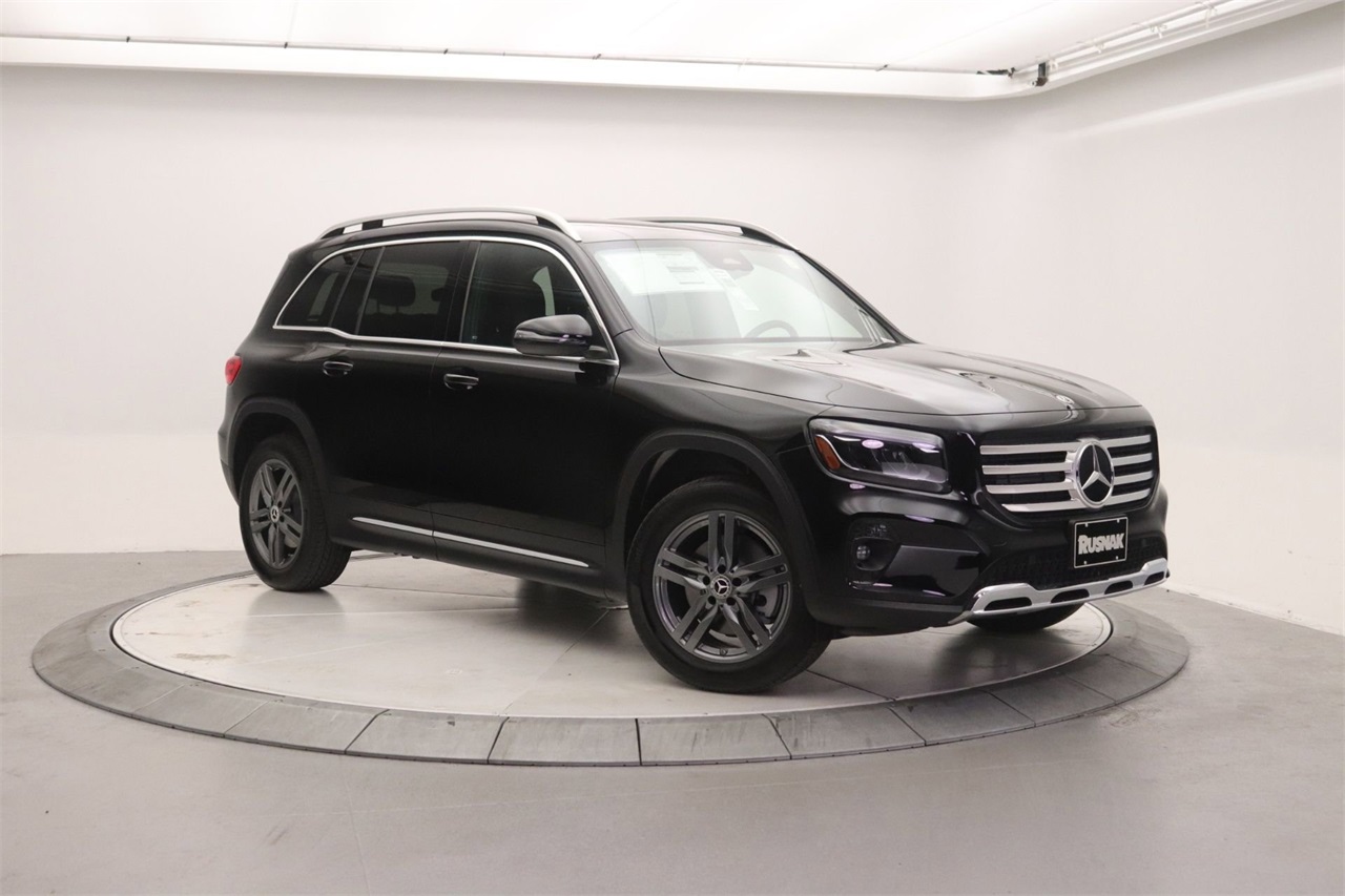 2026 Mercedes-Benz GLB GLB 250's photo