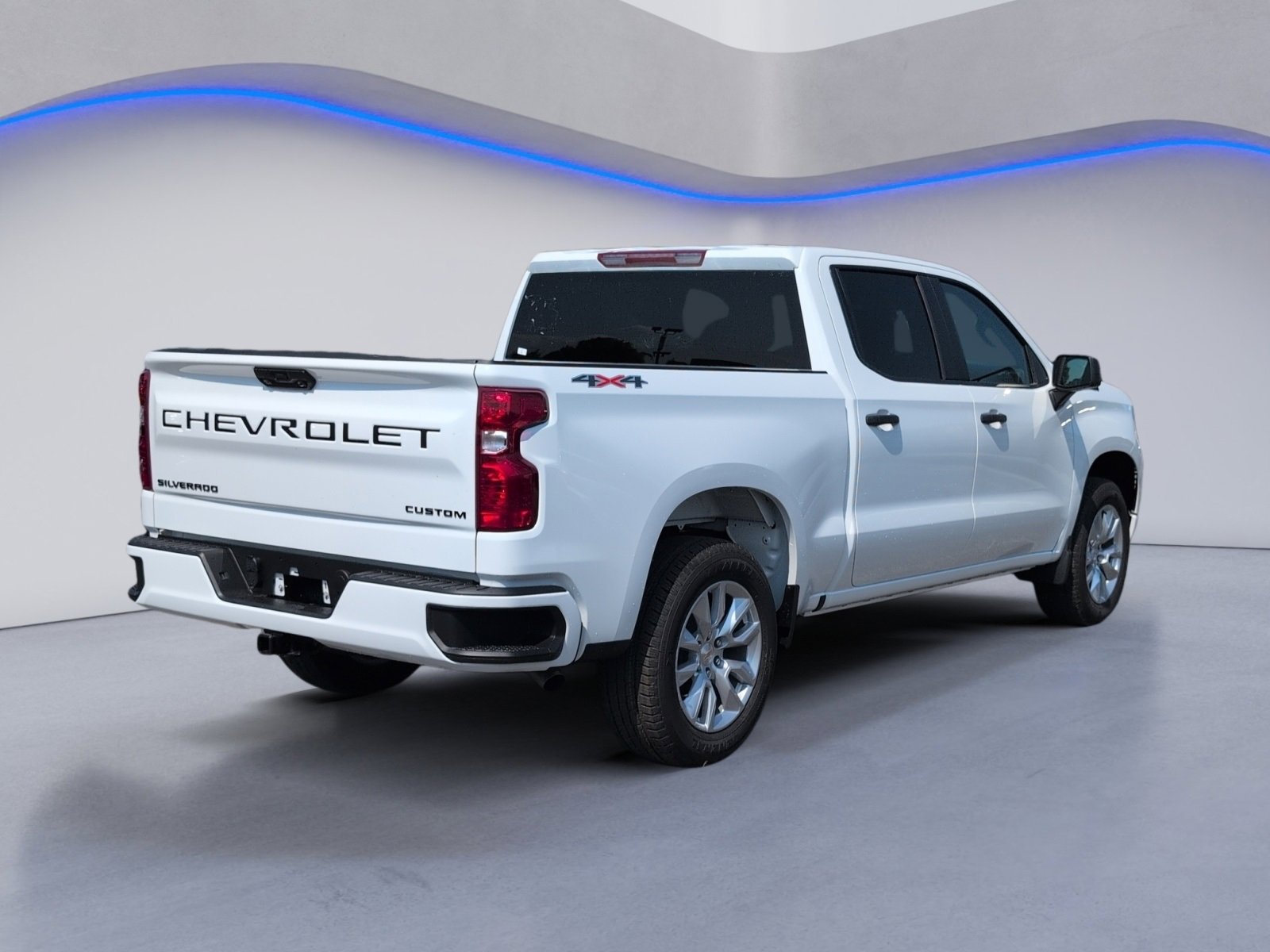 2025 Chevrolet Silverado 1500 Custom photo 2