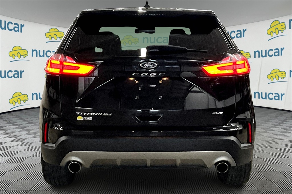2022 Ford Edge Titanium photo 5