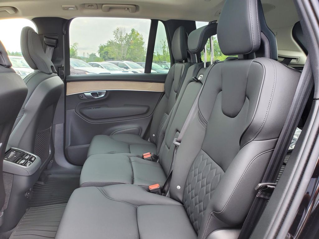 2026 Volvo XC90 AWD Plus photo 14