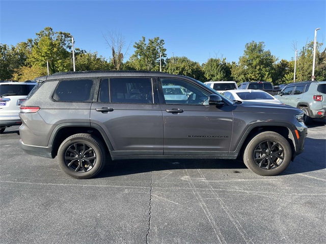 2024 Jeep Grand Cherokee Altitude photo 2