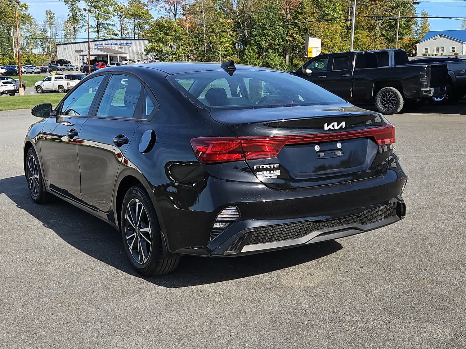 2023 Kia Forte LXS photo 2