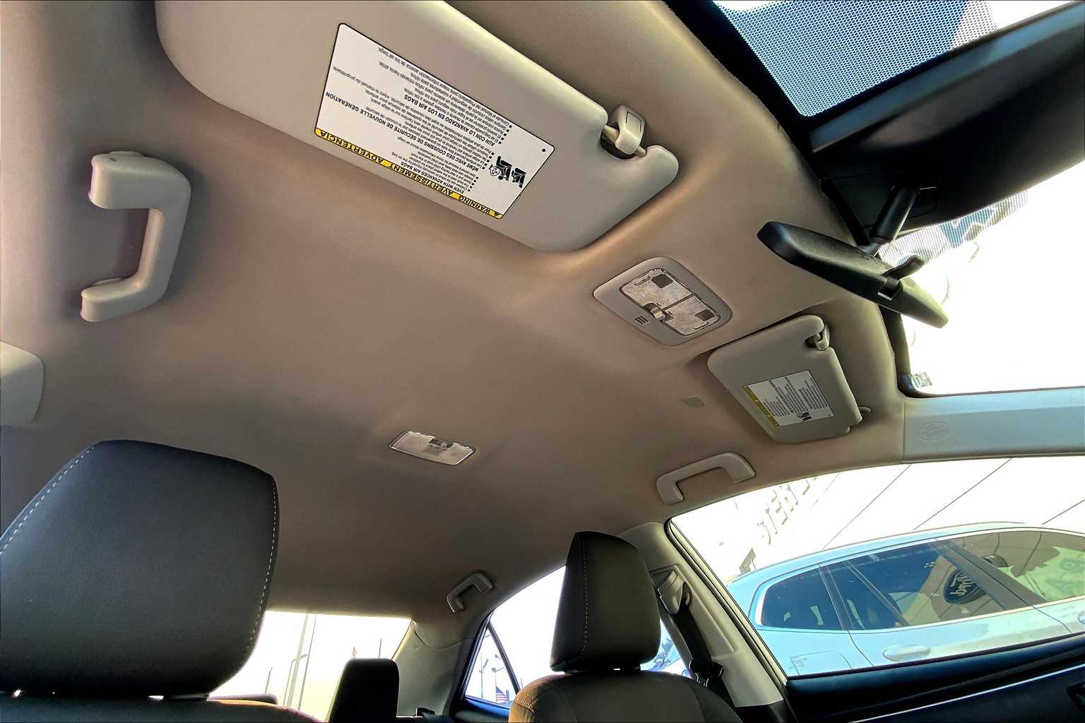 2019 Toyota Corolla LE photo 13