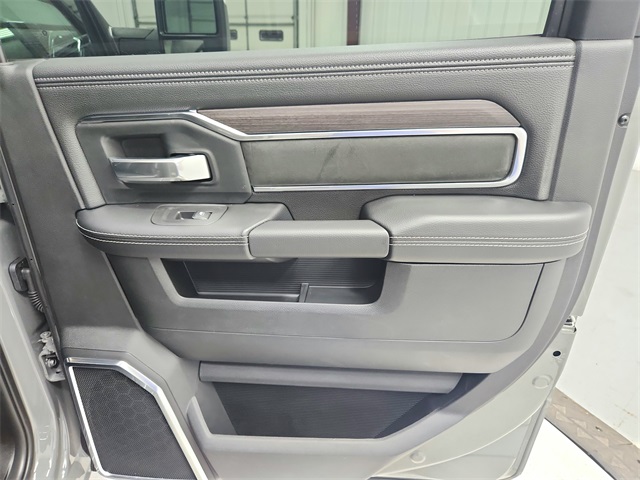 2026 Ram 3500 Laramie photo 39