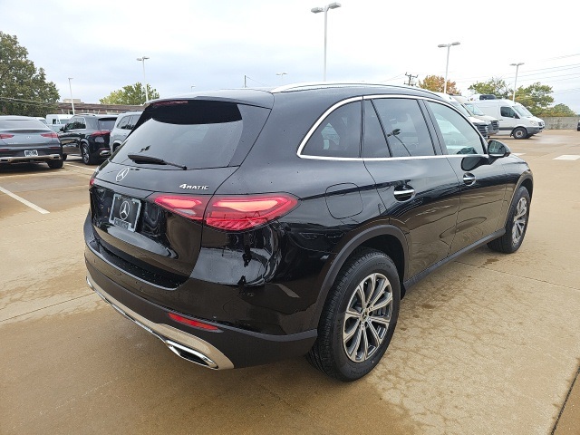 2026 Mercedes Benz GLC 300 4MATIC photo 3