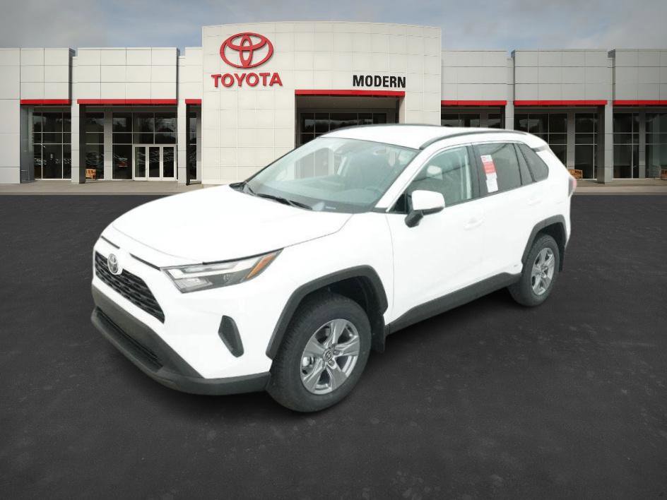 2025 Toyota RAV4 XLE's photo