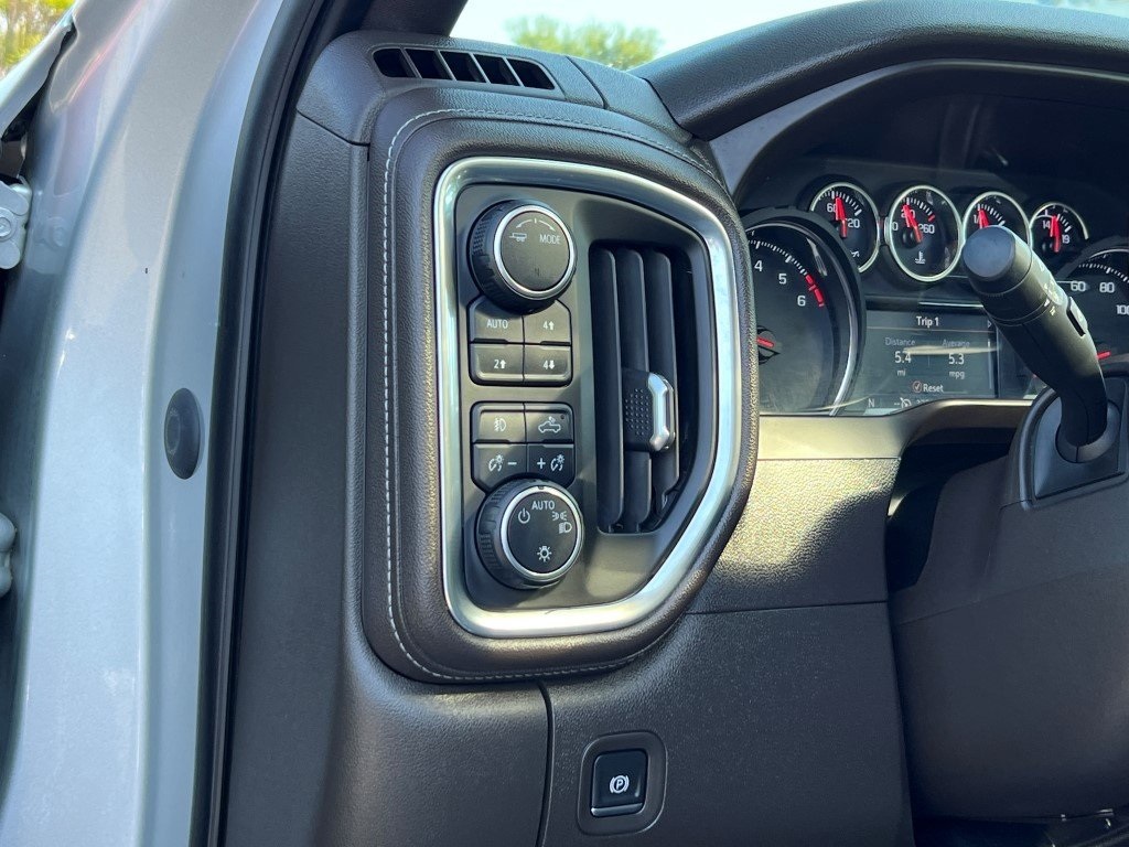 2020 Chevrolet Silverado 1500 RST photo 19
