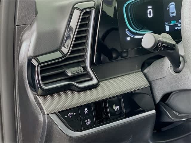 2023 Kia Sportage Hybrid LX photo 11