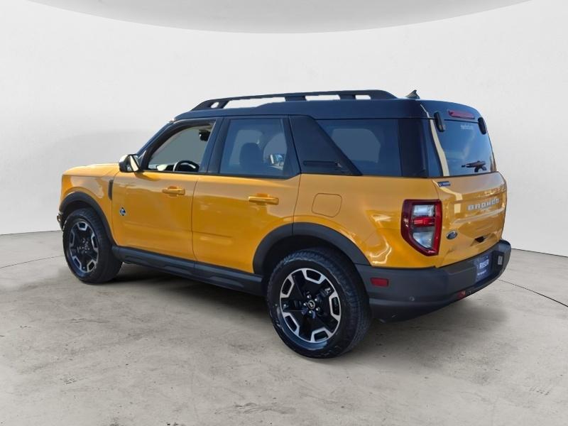 2022 Ford Bronco Sport Outer Banks photo 2