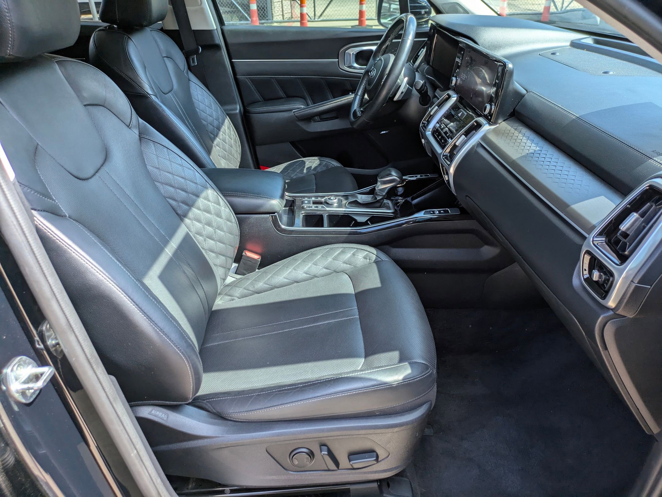 2021 Kia Sorento SX Prestige photo 28
