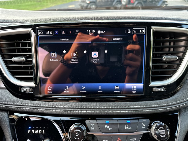 2025 Chrysler Pacifica photo 25