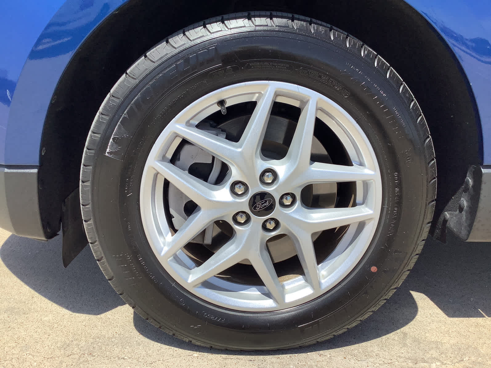 2024 Ford Edge SEL photo 9