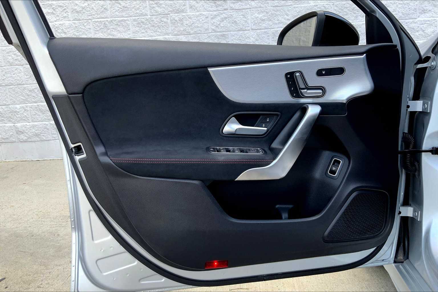 2021 Mercedes Benz A 220 photo 14