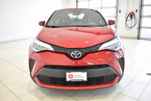 2021 Toyota C-HR XLE photo 3