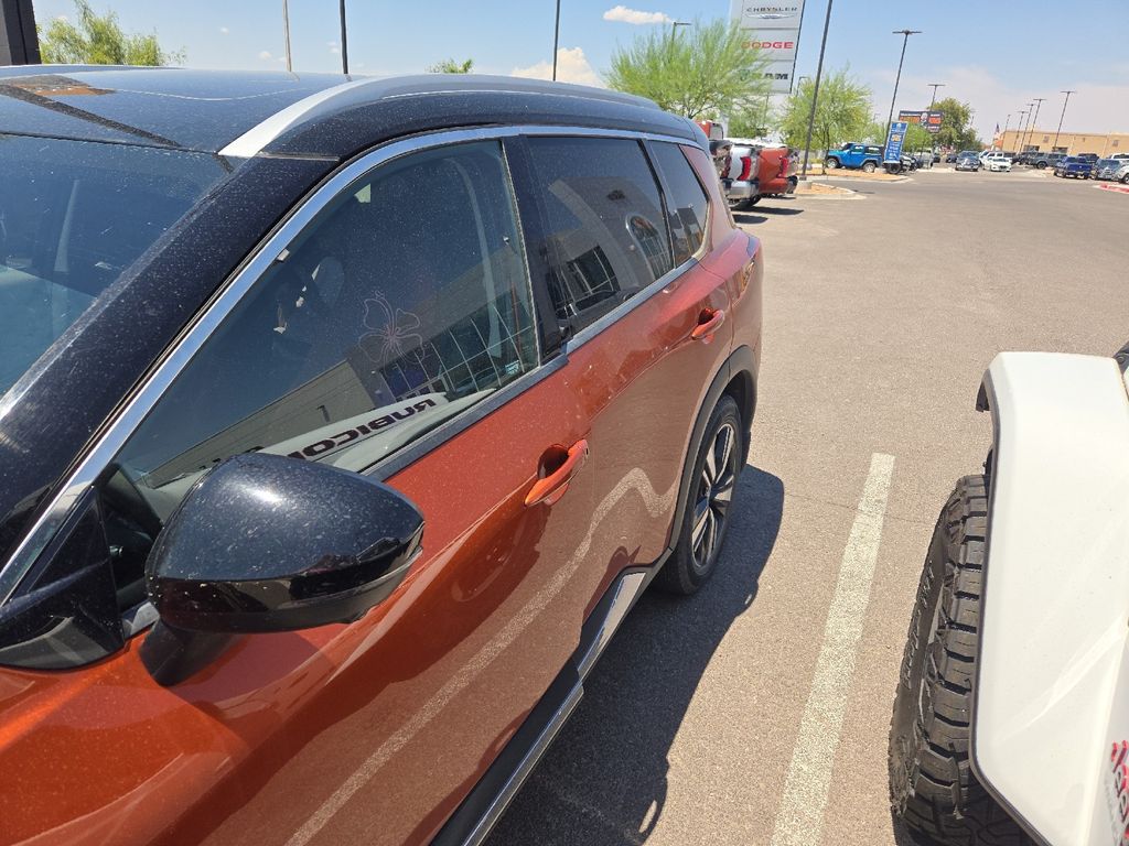 2021 Nissan Rogue SL photo 3