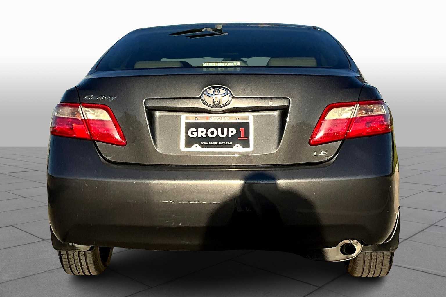 2009 Toyota Camry LE photo 4