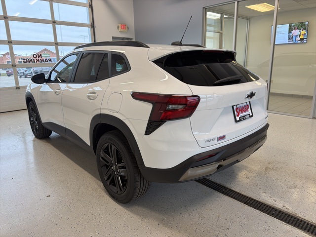 2025 Chevrolet Trax ACTIV photo 2