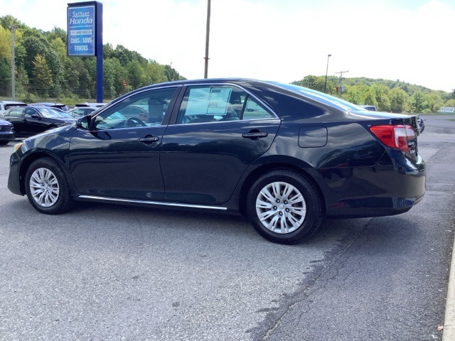 2012 Toyota Camry LE photo 3