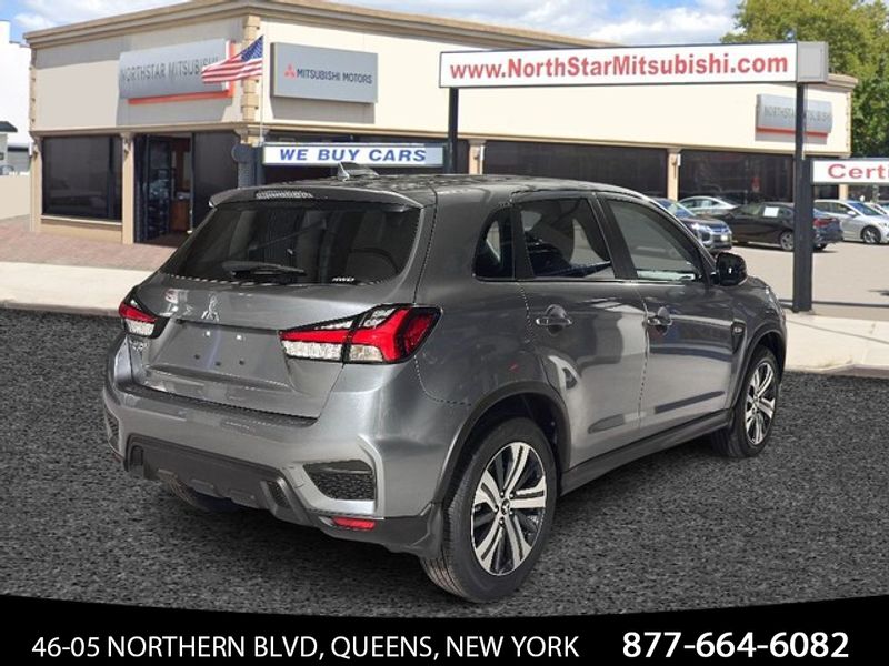 2025 Mitsubishi Outlander Sport ES photo 4