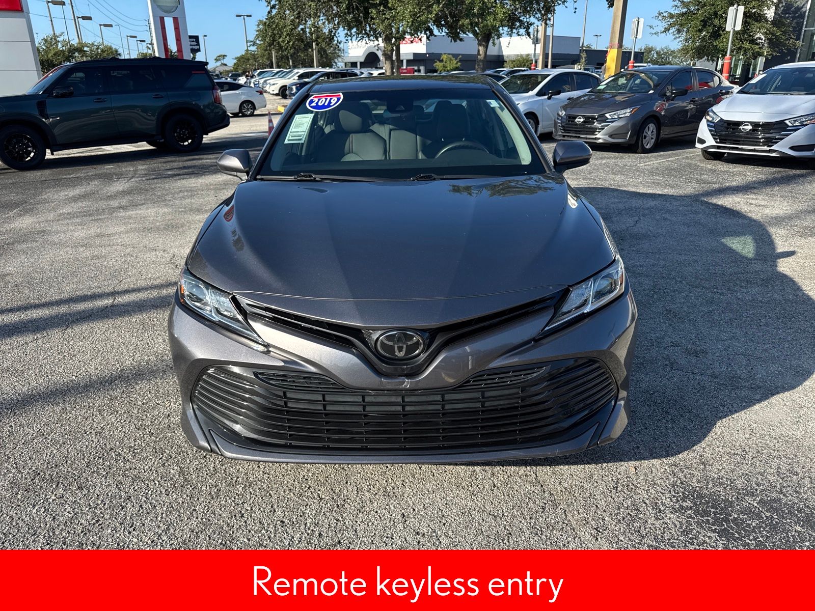 2019 Toyota Camry LE photo 3