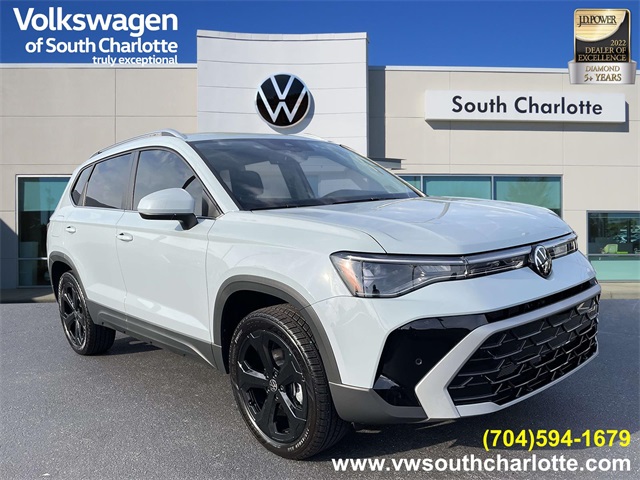 2025 Volkswagen Taos SEL's photo