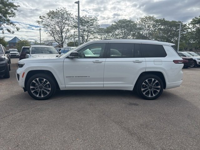 2023 Jeep Grand Cherokee Overland photo 4
