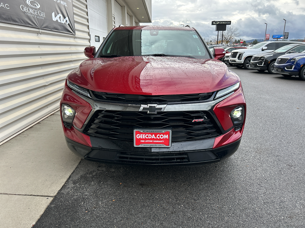 2025 Chevrolet Blazer RS photo 2