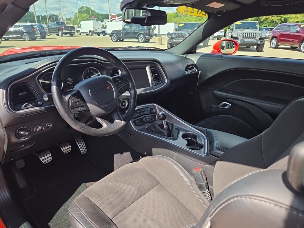 2022 Dodge Challenger R/T photo 12