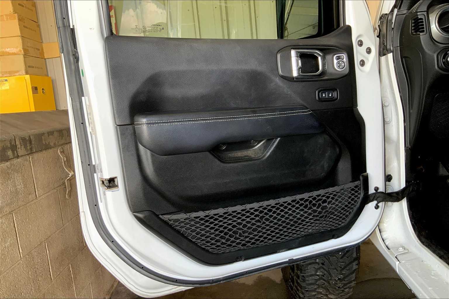 2021 Jeep Wrangler Unlimited Sahara photo 6