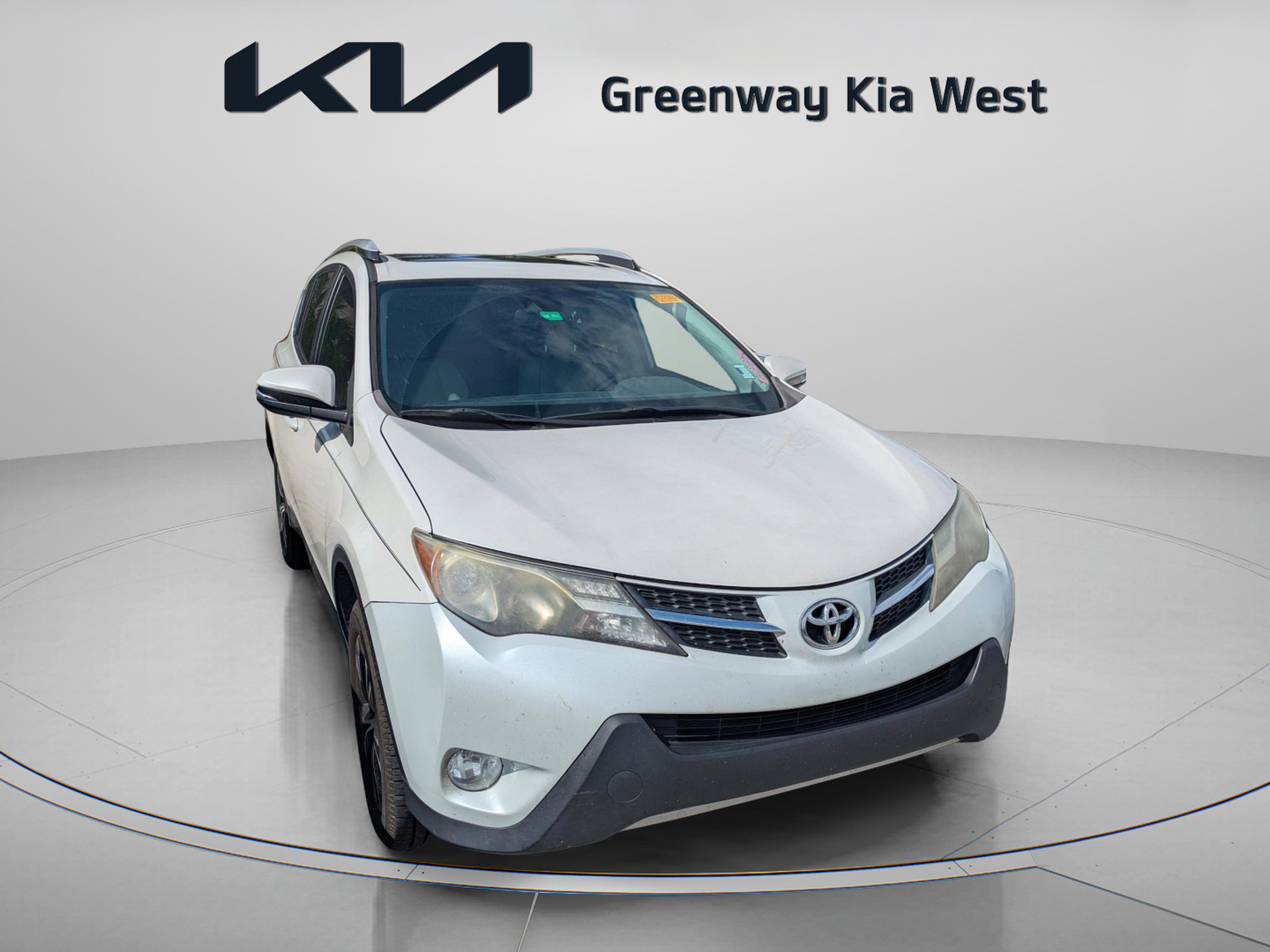 2015 Toyota RAV4 Limited photo 2