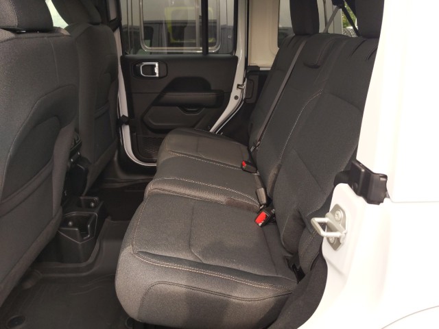 2024 Jeep Wrangler Sahara photo 11
