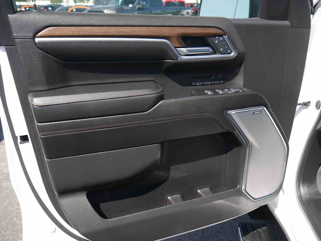 2024 Chevrolet Silverado 1500 High Country photo 19