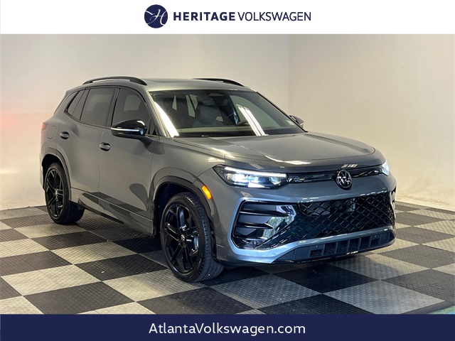 2026 Volkswagen Tiguan SE R-LINE BLACK's photo