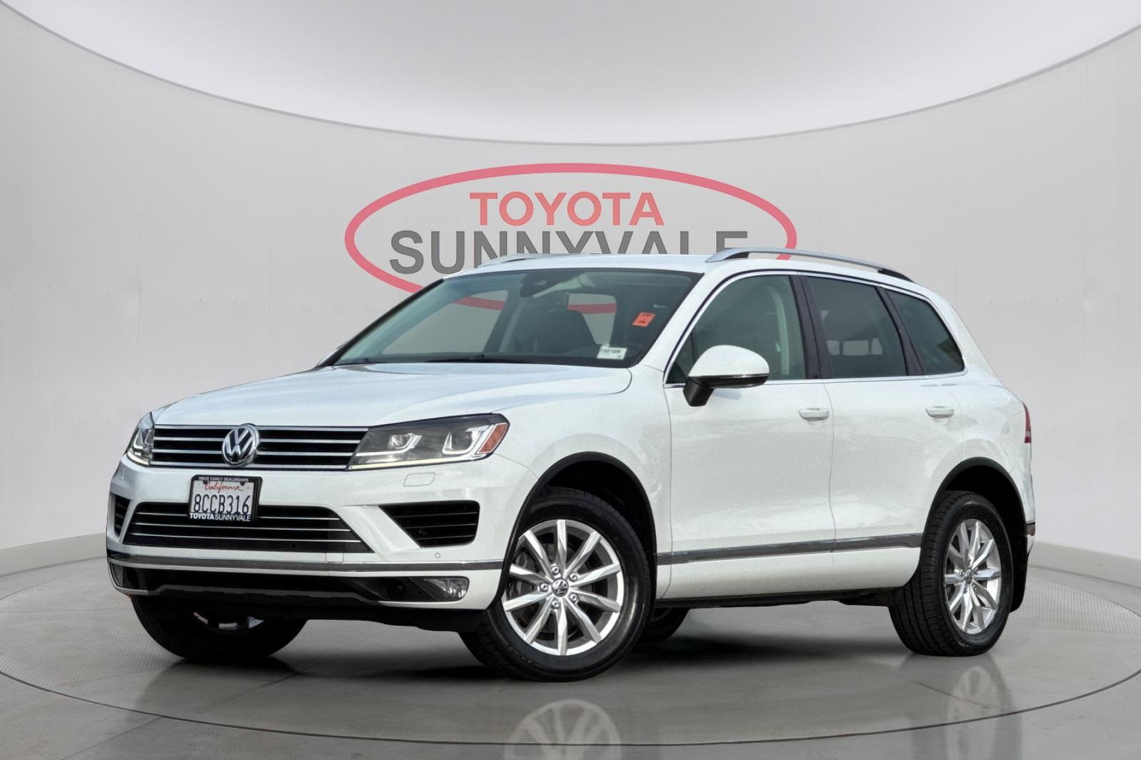 2016 Volkswagen Touareg Sport's photo