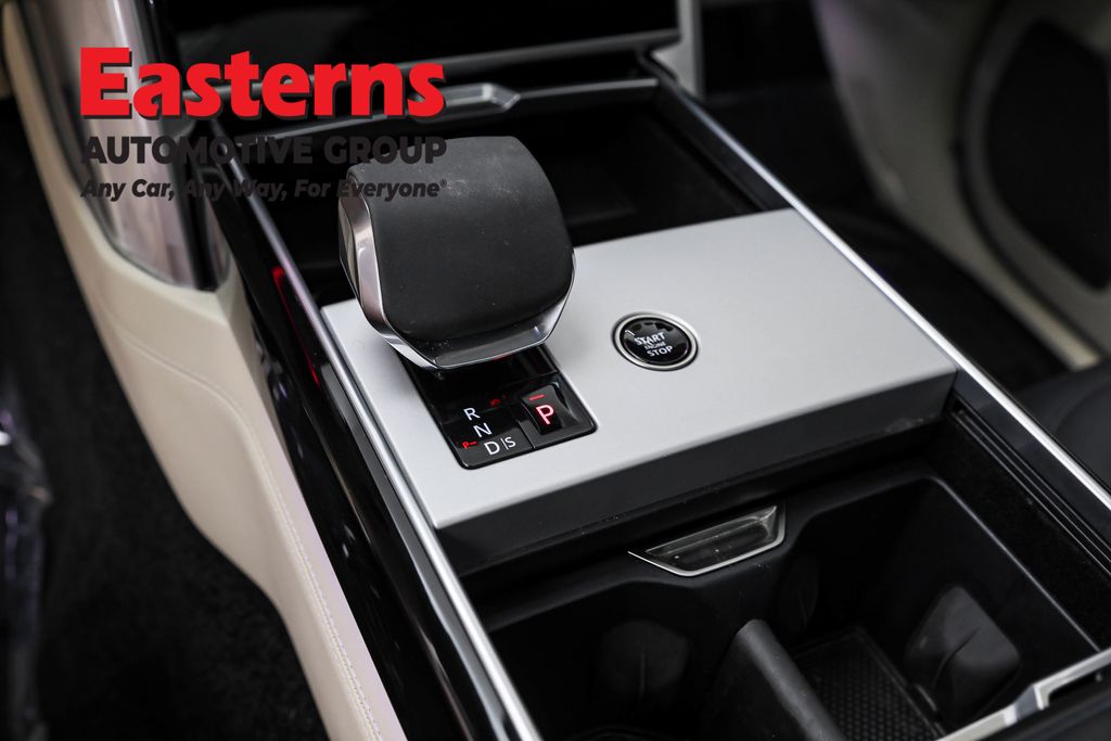 2024 Land Rover Range Rover Autobiography photo 8