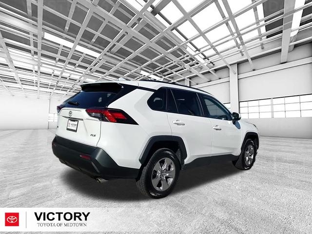 2023 Toyota RAV4 XLE photo 2