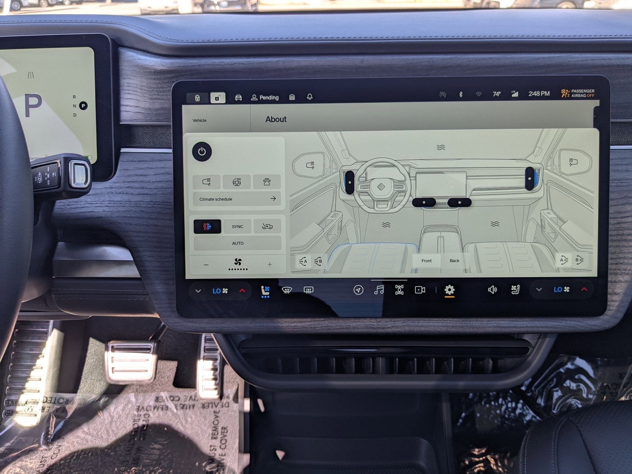 2022 Rivian R1T Adventure photo 14