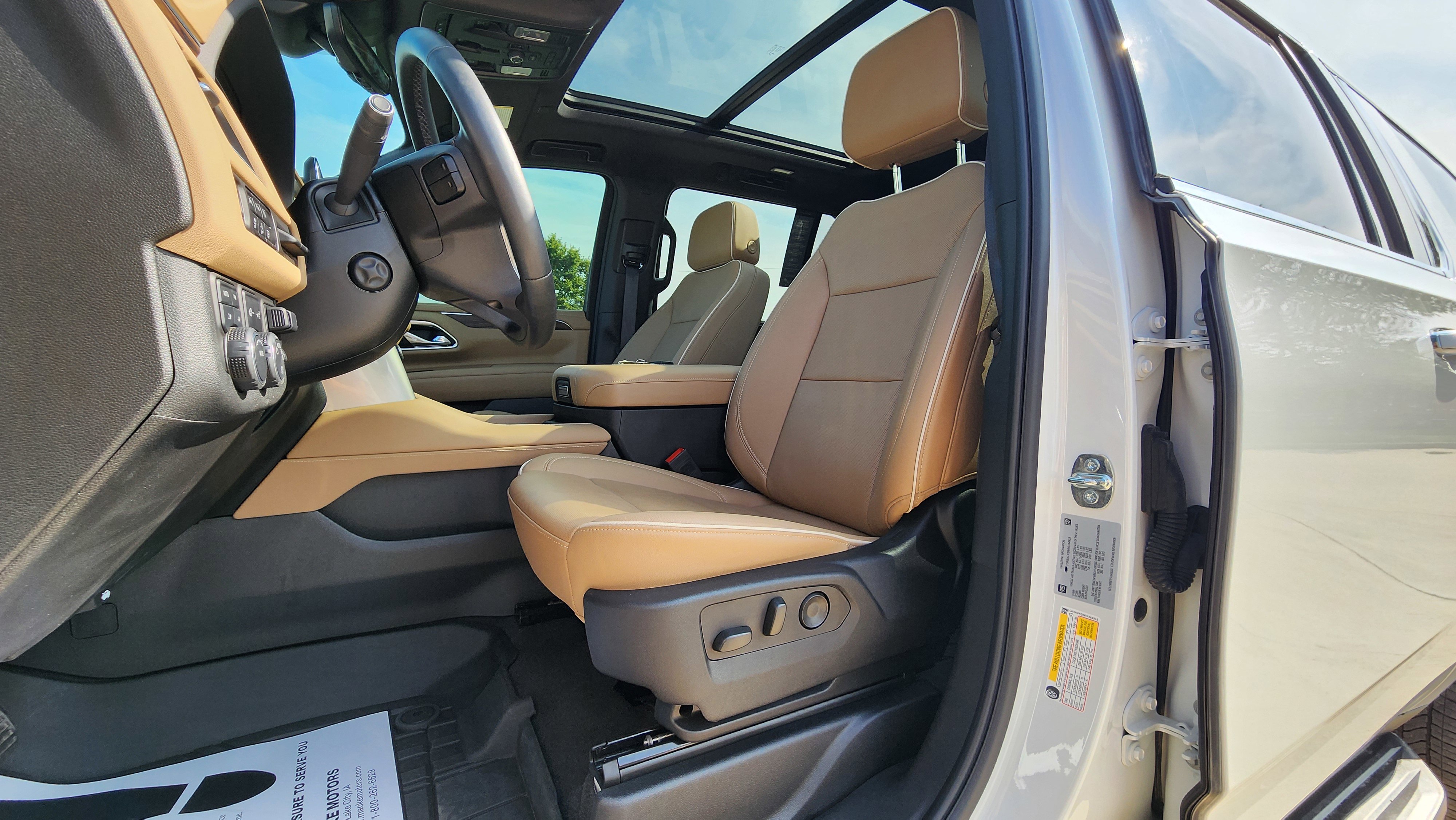 2024 Chevrolet Suburban Premier photo 11