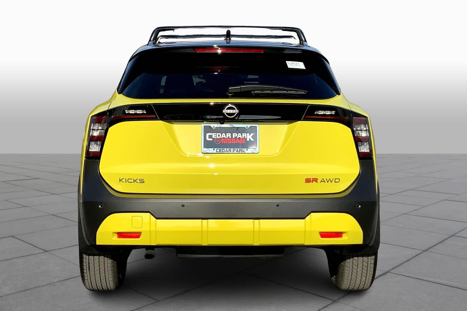 2025 Nissan Kicks SR photo 4