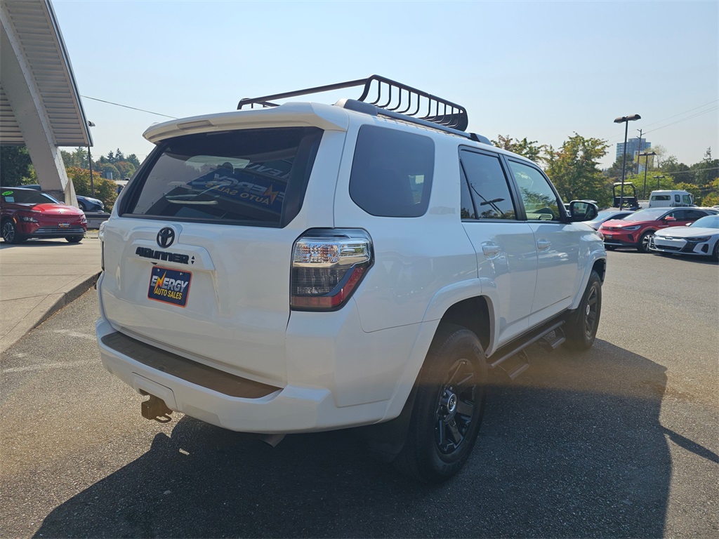 2022 Toyota 4Runner SR5 Trail photo 2