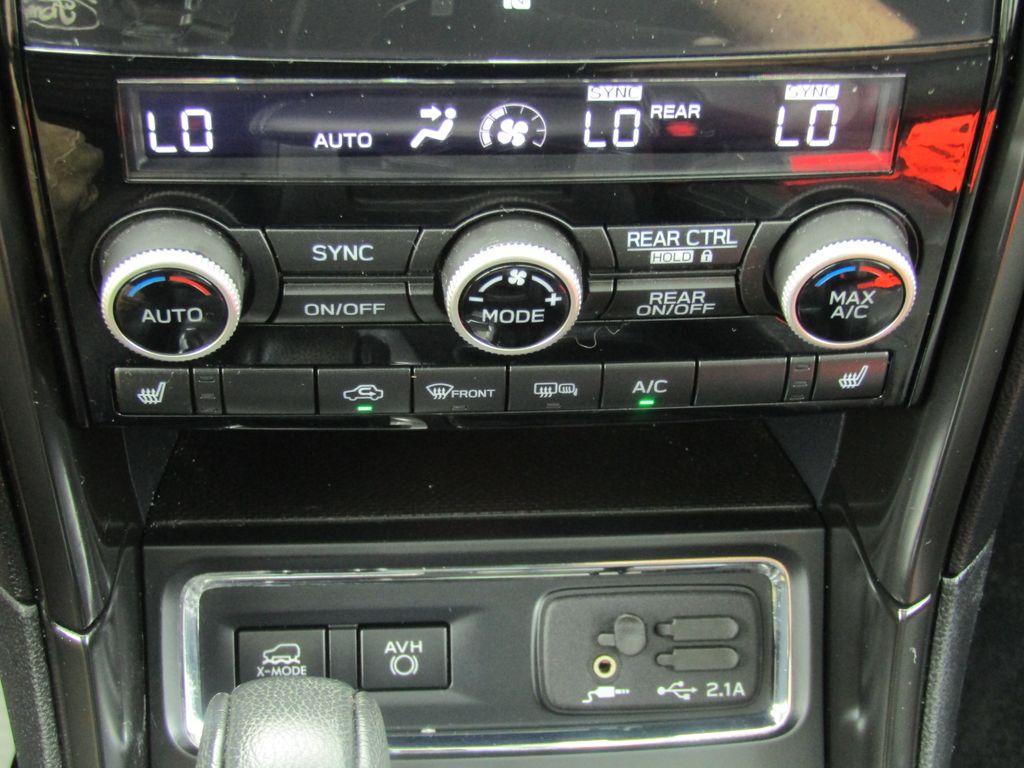 2022 Subaru Ascent Onyx Edition photo 27