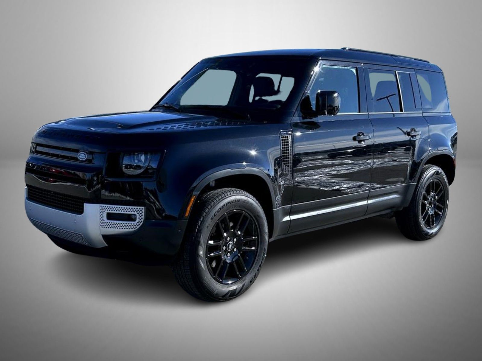 2025 Land Rover Defender S's photo