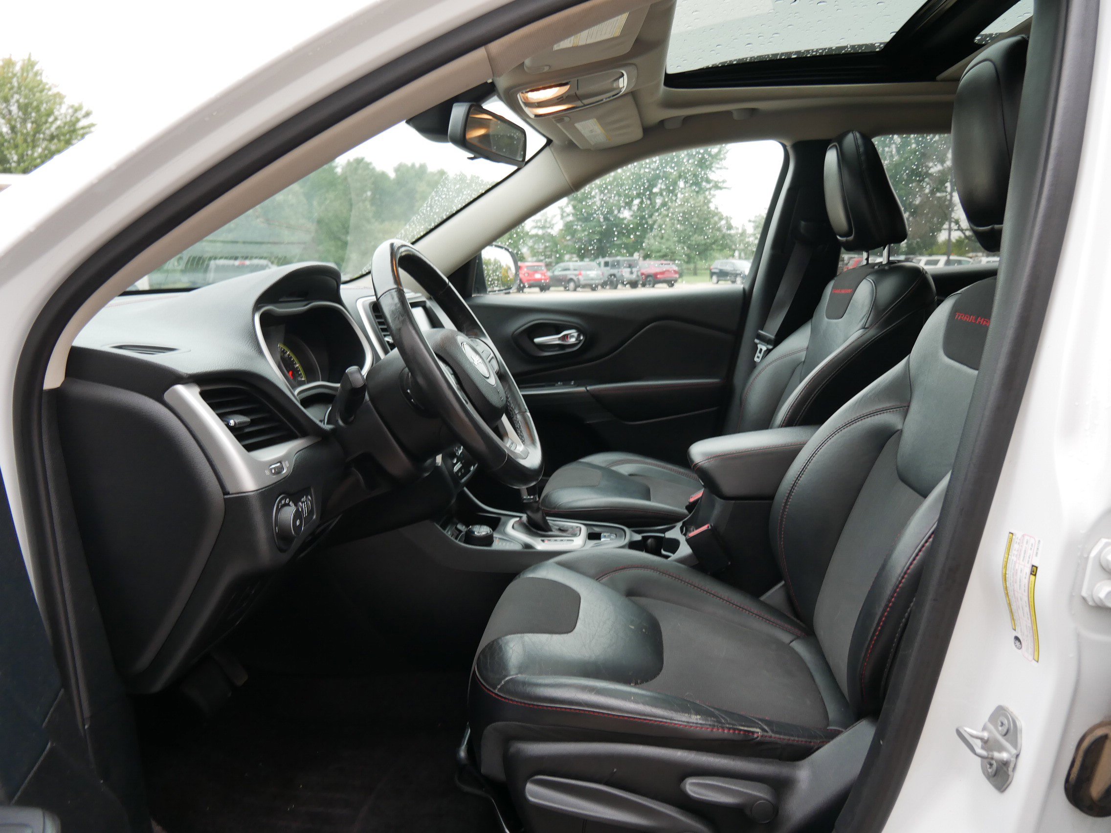2016 Jeep Cherokee Trailhawk photo 5