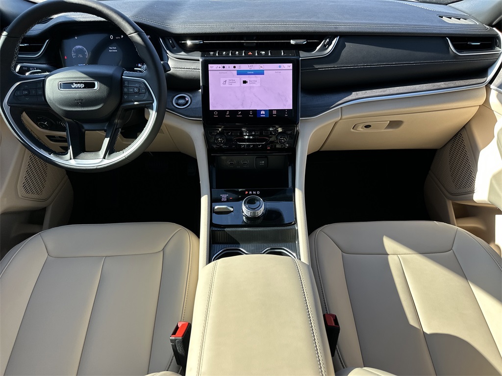 2025 Jeep Grand Cherokee Limited photo 11