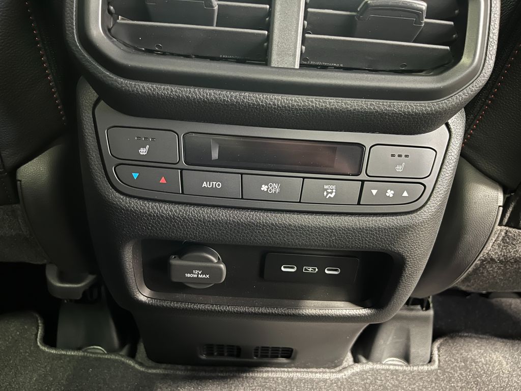 2025 Honda Ridgeline Black Edition photo 24