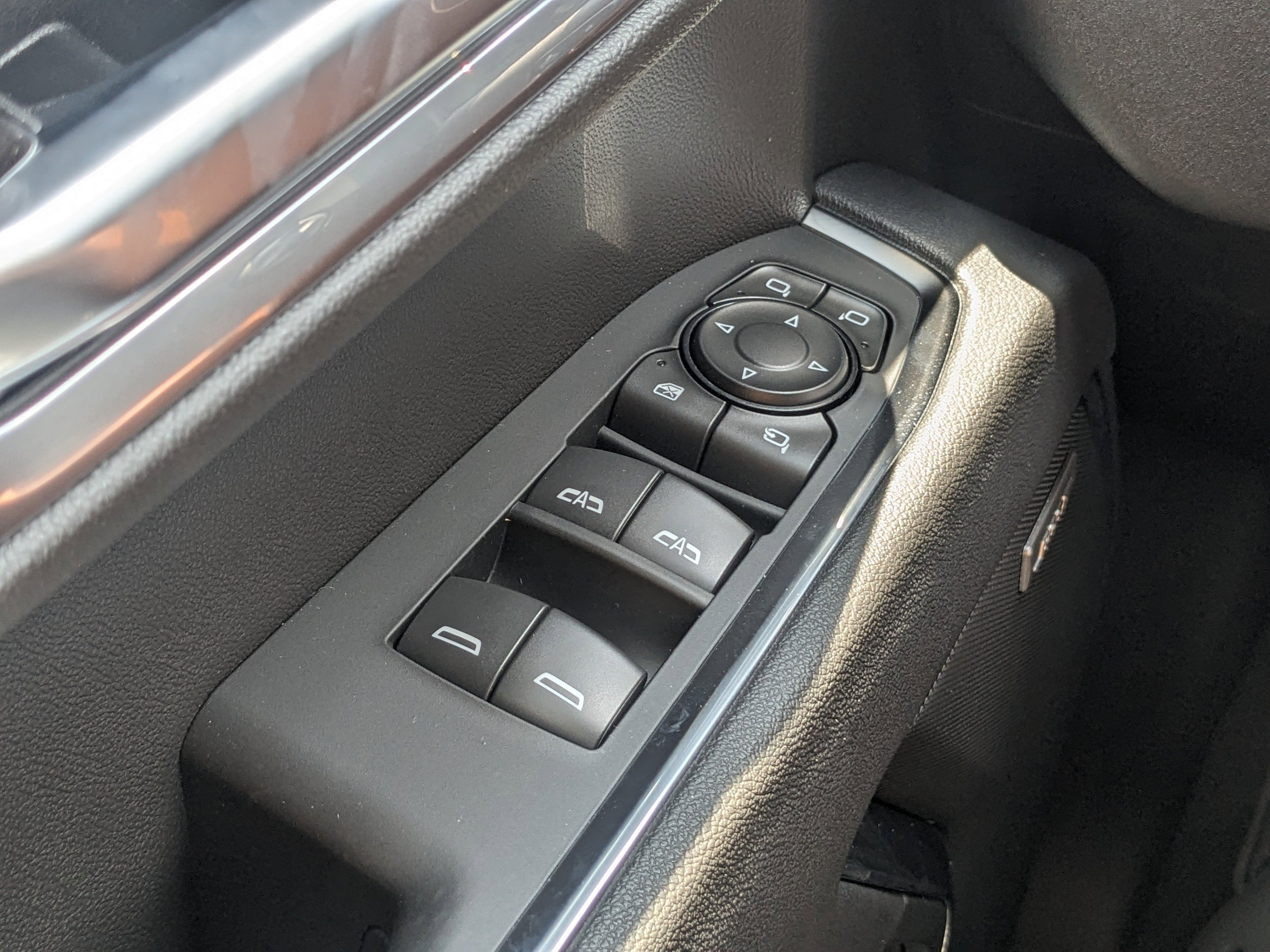 2025 Chevrolet Silverado 1500 LTZ photo 24